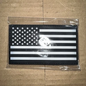 3,5” x 2” US Flagge schwarz und weiß PVC Patch - Bild 1 von 3