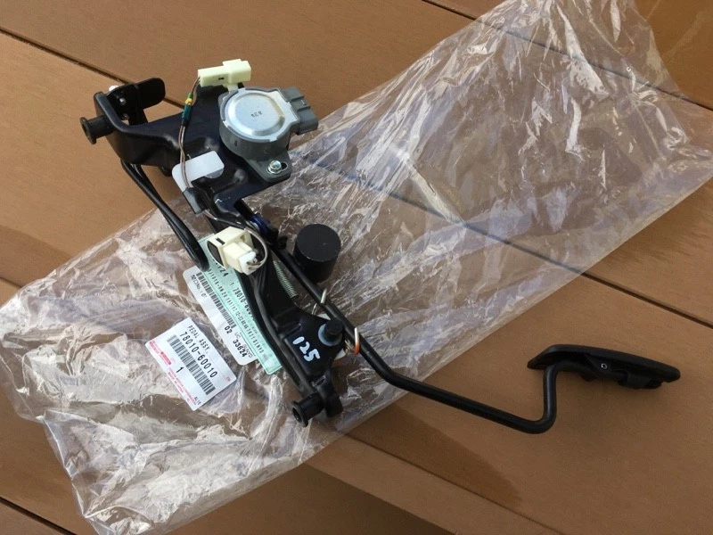 Conjunto de varilla de pedal acelerador Toyota Land Cruiser 78010-60010 genuino Foto 1 de 1
