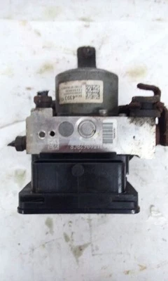 18-19 GMC Sierra 2500 Pickup Anti-Lock Brake Part Assembly - Image 1 of 4