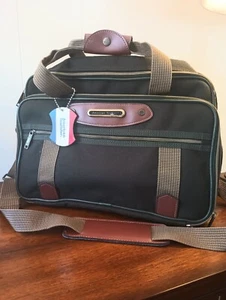 Vintage American Tourister Carry On Bag Canvas Luggage Green Expands - Picture 1 of 7