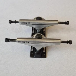 Camiones de monopatín Birdhouse - 5,25 de ancho - Par - ¡La oferta fue de £35! - Imagen 1 de 4