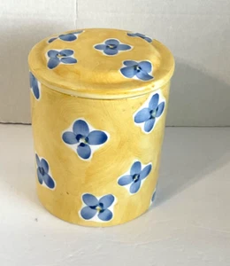 Market Center Keramikdose mit Deckel gelb blau Blumen 6" hoch - Bild 1 von 4