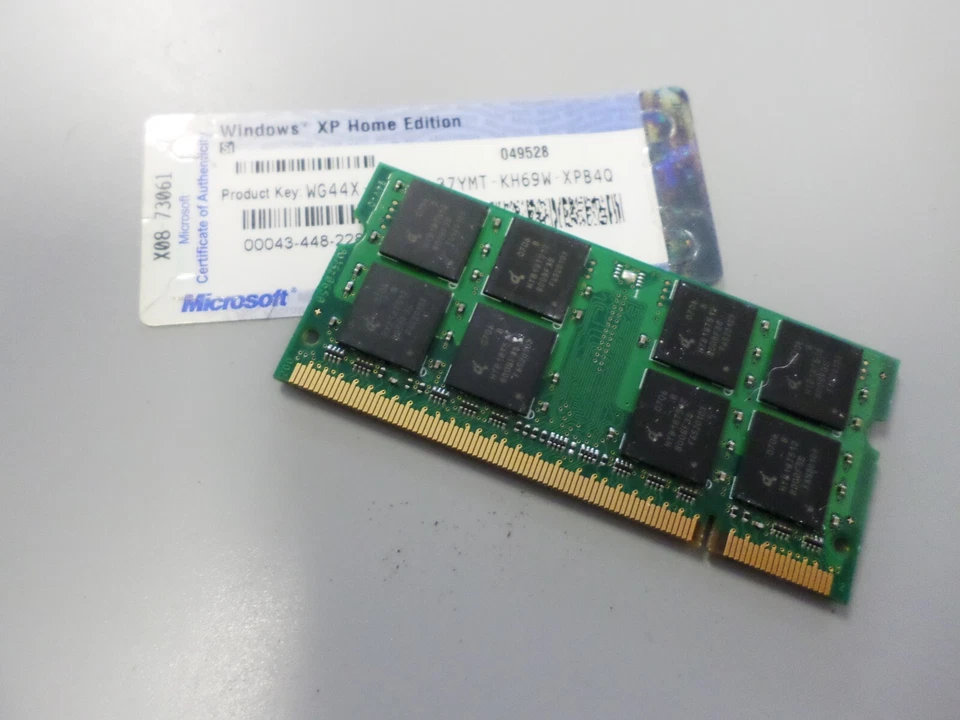 Memory Stick & Windows XP Home COA Sticker License Key - Image 1 of 1