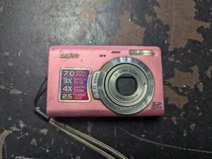 Pink SANYO VPC-T700P Digital Camera With Battery Untested For Parts Or Repair  - Picture 1 of 7
