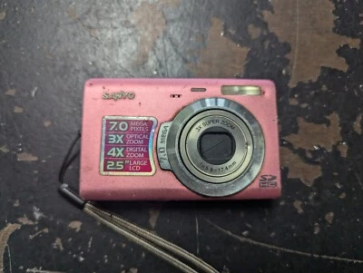 Pink SANYO VPC-T700P Digital Camera With Battery Untested For Parts Or Repair  - Image 1 of 4