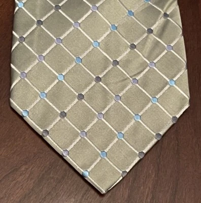 Claiborne Green Hand Made 100% Imported Silk Men’s Neck Tie Made In China - Image 1 of 4