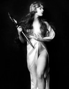 Vintage Pin Up Girl Photo Reproduction 29 - Picture 1 of 1