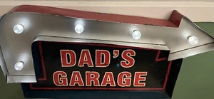 Dad’s Garage Pfeil Blechschild beleuchtet (Batterien) gebraucht - Bild 1 von 10
