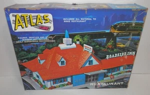 Atlas HO Scale Roadside Inn Restaurant Kit #760 NOS - Picture 1 of 3