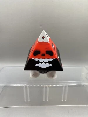 Figura Vinilo Pyramidun Kidrobot Pirámide Andrew Bell Foto 1 de 4