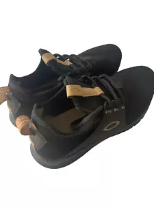 Oakley Herren Trockenschuh 9,5 Mesh Schwarz Laufen Turnschuhe Niedrig Hergestellt in Brasilien’s - Bild 1 von 5