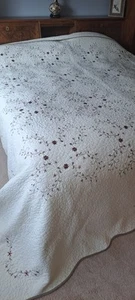 Extra Large King Plus Coverlet Quilt Beautiful Embroidered Rose + Vine - Picture 1 of 4