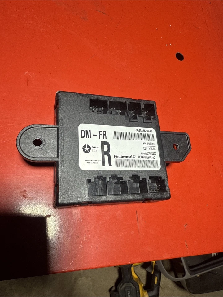 Chrysler 300 Dodge Charger 2011-2014 módulo de puerta derecha OEM 68155770AC Foto 1 de 2