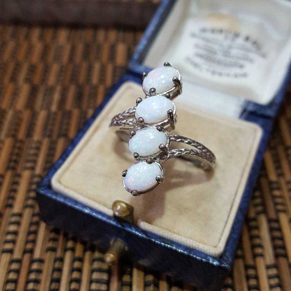Anillo de plata de ley 925, anillo de ópalo blanco australiano genuino, tamaño P.5 EE. UU. 7.75 Foto 1 de 4