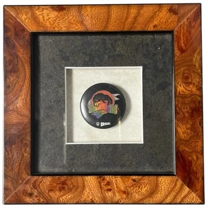 Prendedor promocional vintage 1979 Couchois Band WB Warner Brothers música enmarcado personalizado 5" - Imagen 1 de 3