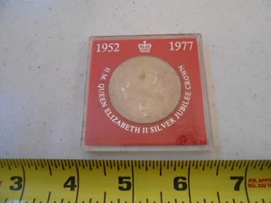RARE 1952 / 1977 H.M. QUEEN ELIZABETH II SILVER JUBILEE MILITARY CHALLENGE COIN - Picture 1 of 6