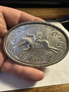 VINTAGE Cowboy Pferd Rodeo Bronc Reiter alte detaillierte Gürtelschnalle - Bild 1 von 5