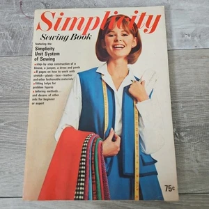 Libro de costura Simplicity Magazine de bolsillo 1965 - vintage años 60 - Imagen 1 de 14