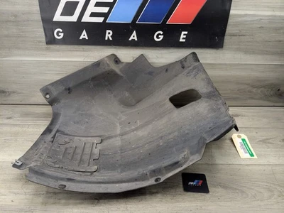OEM BMW E82 E88 128 135 M SPORT Guardabarros Izquierdo Forro Rueda Protector contra Salpicaduras Foto 1 de 4