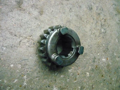78-83 OEM Yamaha XS650 Transmisión Principal 3RD Piñón Gear 20T 256-17131-04-00 Foto 1 de 4