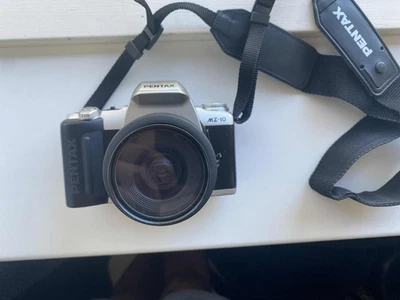 Cámara fotográfica Pentax MZ-10 35–80 mm f/4–5,6 AF SLR + Estuche Cullmann + Correa Foto 1 de 4