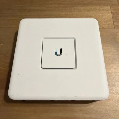 Ubiquiti Networks USG 1000Mbps UniFi Security Gateway - Image 1 of 3