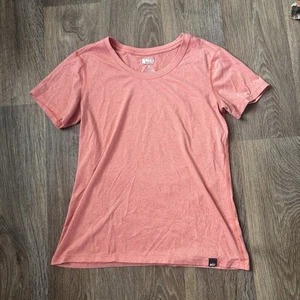 Camiseta REI Cooperativa Manga Corta Ajustada Tecnología Coral Rosa Salmón - Para Mujer Mediana - Imagen 1 de 4