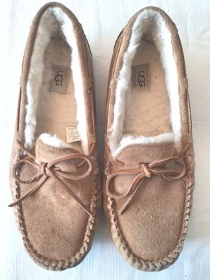UGG CHESTNUT DAKOTA SUEDE/ SHEEPWOOL MOCCASIN SLIPPERS, WOMEN US 11/ EUR 42  - Image 1 of 4