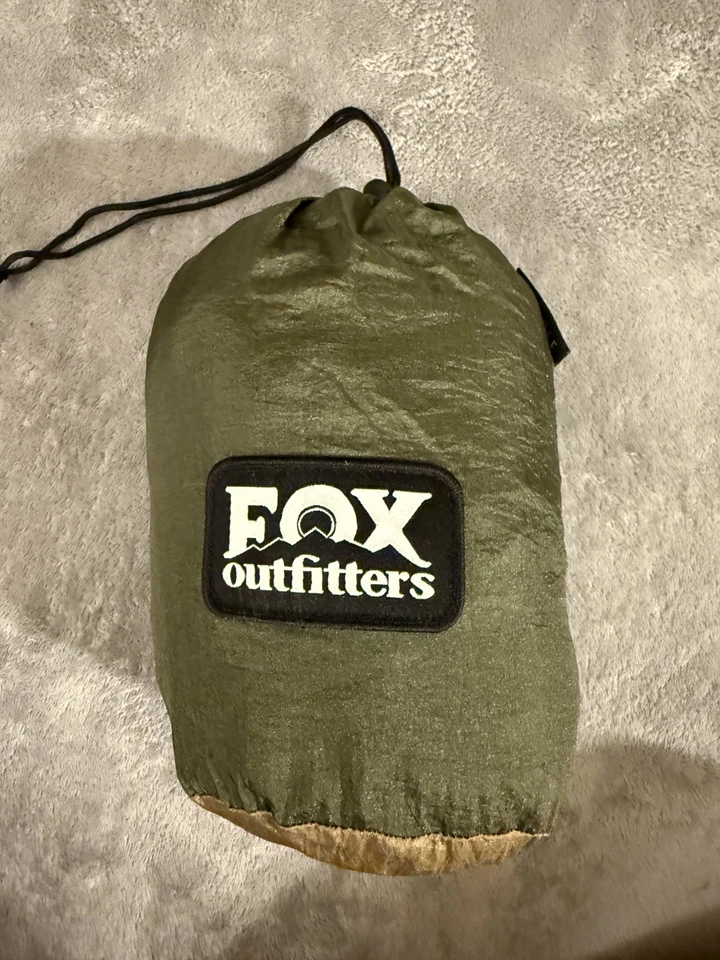 Hamaca doble Fox Outfitters con cuerdas verde y dorado - Usada Foto 1 de 4