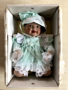 ASHTON DRAKE "SHAWNA" PORCELAIN & CLOTH BABY DOLL FROM PLAYTIME COLLECTION - Picture 1 of 6