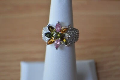 Anillo floral de turmalina multicolor de 3,65 quilates platino sobre plata fina talla 5 Foto 1 de 4