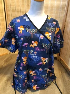 Scrubs Scrub Top Cartone Animato Disney Bambi Cervo "Perso nel Bosco" Natura Medium M ( - Foto 1 di 10