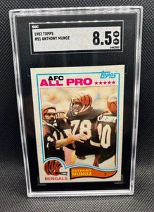 1982 Topps - Anthony Munoz #51 (RC) SGC 8.5 Vintage - Bild 1 von 2