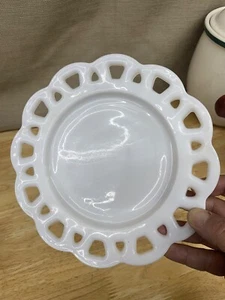 Milk Glass Plate Decorative Plate 8" in size VINTAGE - Picture 1 of 11