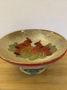 Plato de caramelo Red Cardinals Holiday Bowl gres marrón tostado verde invierno Navidad - Imagen 1 de 8