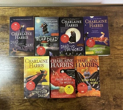 Sookie Stackhouse / True Blood Lot Of 7 Paperback Books Charlaine Harris HBO Foto 1 de 4