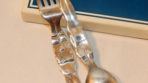 #1 - VTG REED & BARTON SILVER PLATE BABY FORK & SPOON w/BUNNY RABBIT - Bild 1 von 4