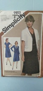 9853 Simplicity Pattern.contaons 2 Sizes.221/2" And 241/2 ". Used in Good... - Picture 1 of 2