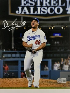 BRUSDAR GRATEROL DODGERS SIGNED 8X10 SHOUTING PHOTO BECKETT - Picture 1 of 3