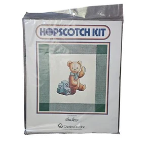 Alma Lynne Hopscotch Kit "Golden Bear" Vintage 12" x 10" Kreuzstich Kit - Bild 1 von 3