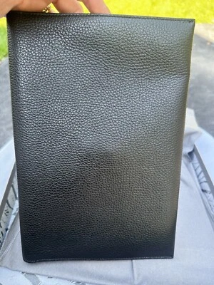 Bolso sin asas ALEXANDER MCQUEEN sobre calavera cuero negro dorado plegable Foto 1 de 4