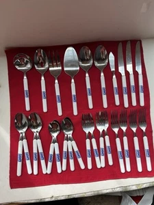 VTG 1993 27 PC NFL NY GIANTS WHITE HANDLED FLATWARE SET & SERVING UTENSILS EUC - Picture 1 of 20