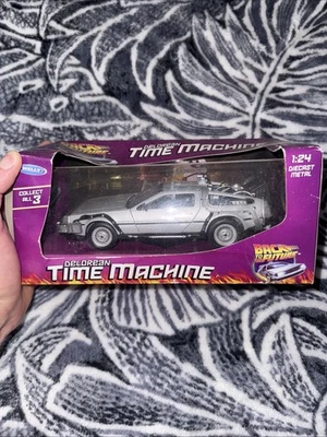 WELLY BACK TO THE FUTURE DELOREAN CAR DIECAST MODEL TOY 1:24 BOXED - Image 1 of 4