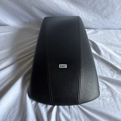 2011-2014 Hyundai Sonata AT console central apoio de braço apoio de braço tampa fabricante de equipamento original - Imagem 1 de 4