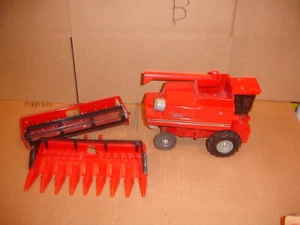 1/32 case international 1680 toy tractor - Picture 1 of 2