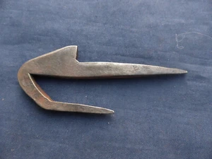 Mentonnet fer à planter Pour clenche Longueur totale 7,5 et 8 cm - Imagen 1 de 3