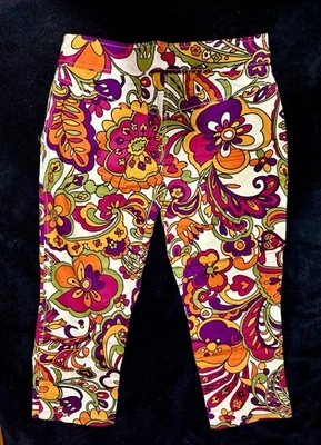 Moschino Milano - Italia. Sartenes capri mujer estampado flores colores. Talla: M 40 Foto 1 de 4