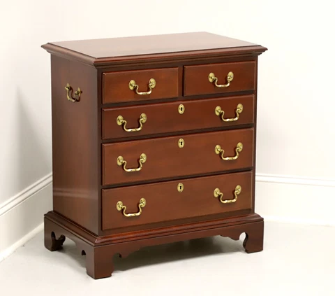 LINK-TAYLOR Heirloom Planters Solid Mahogany Chippendale Bedside Chest - B Cover