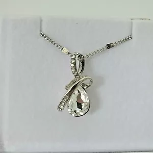 18 Karat Weißgold plattiert Halskette mit transparenten Swarovski Kristallen + Geschenkbox - Bild 1 von 6