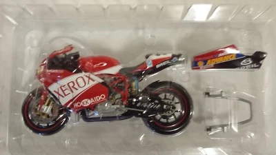 Regis Laconi. Ducati 999 F05. WSB 2005.  Minichamps 1/12 - Image 1 of 4
